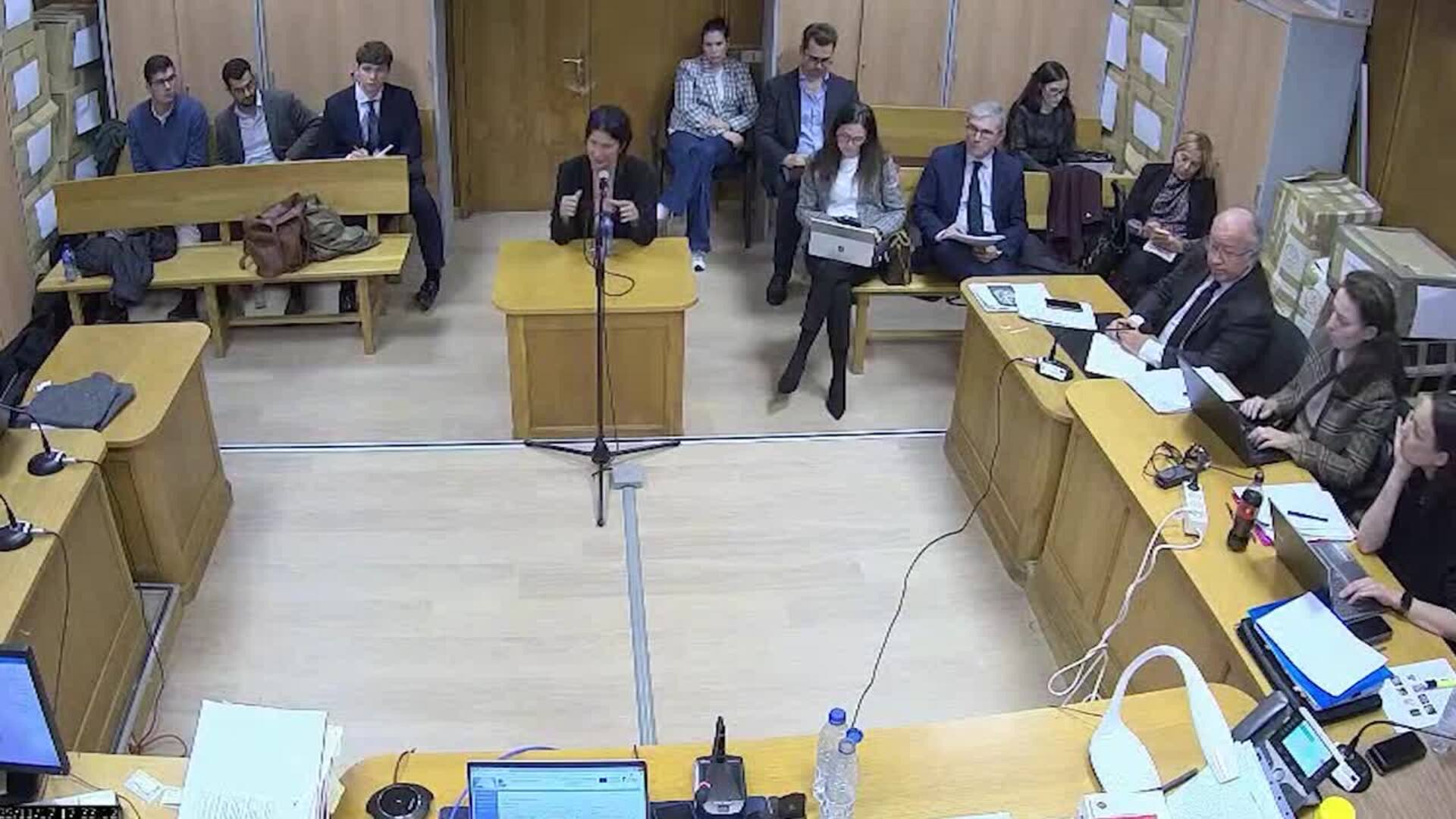 Leire Díez dijo que se reunió con PP, Podemos y Vox por operaciones de Villarejo