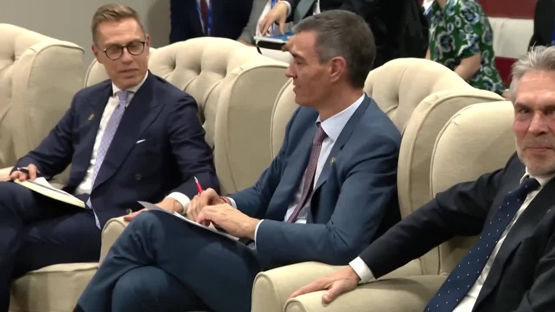 Líderes aliados de Ucrania rechazan parcialmente el plan de paz de Trump