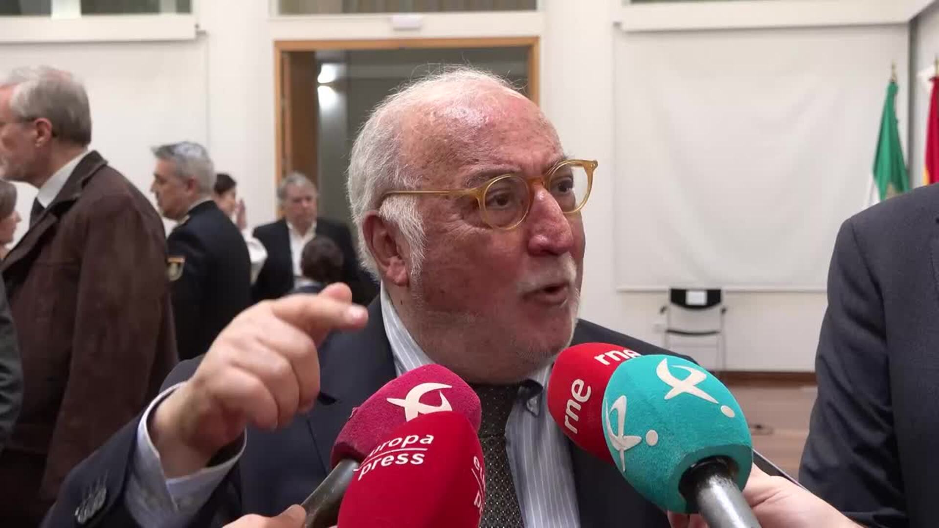 La DGT advierte que "no va a haber prórroga" con las balizas obligatorias desde el 1 de enero