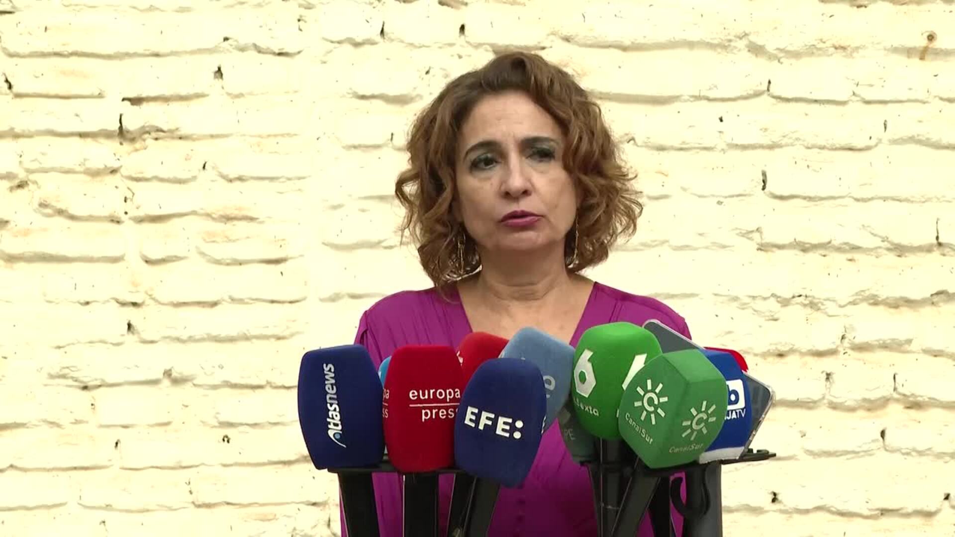 Montero avisa a Ábalos: ni Gobierno el PSOE "se van a dejar chantajear" con sus "mentiras"