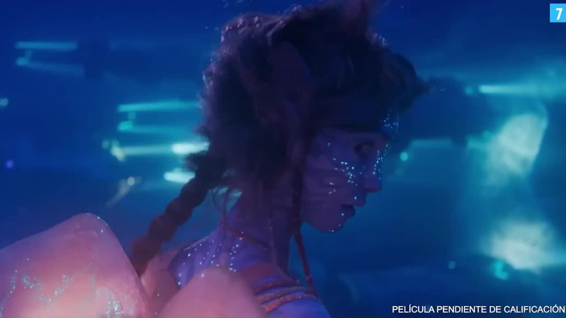 Bailey Bass presenta 'Avatar: Fuego y Ceniza': "Estaremos bien si bajamos las armas"