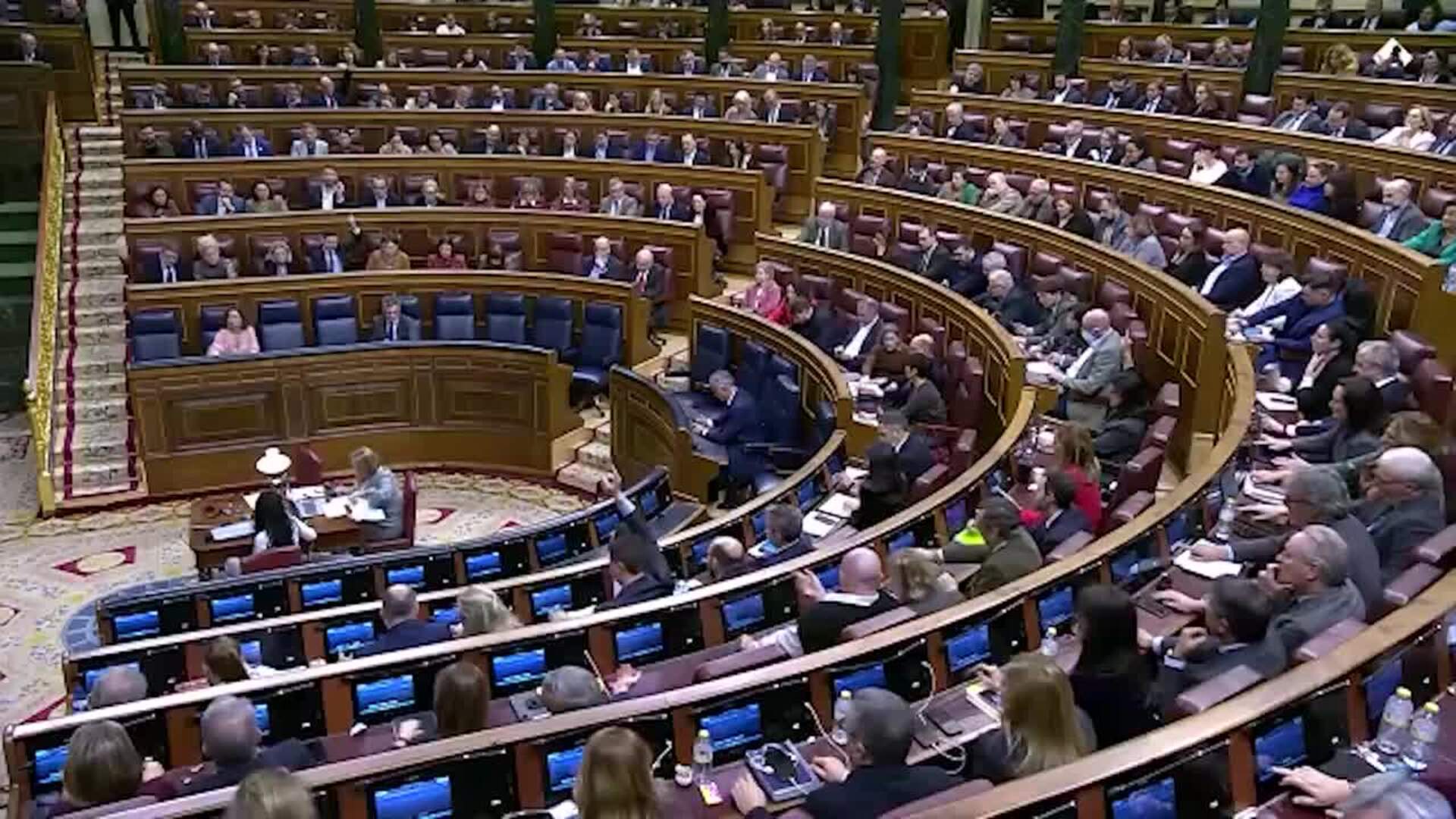 El Congreso convalida el decreto para subir el salario a los funcionarios