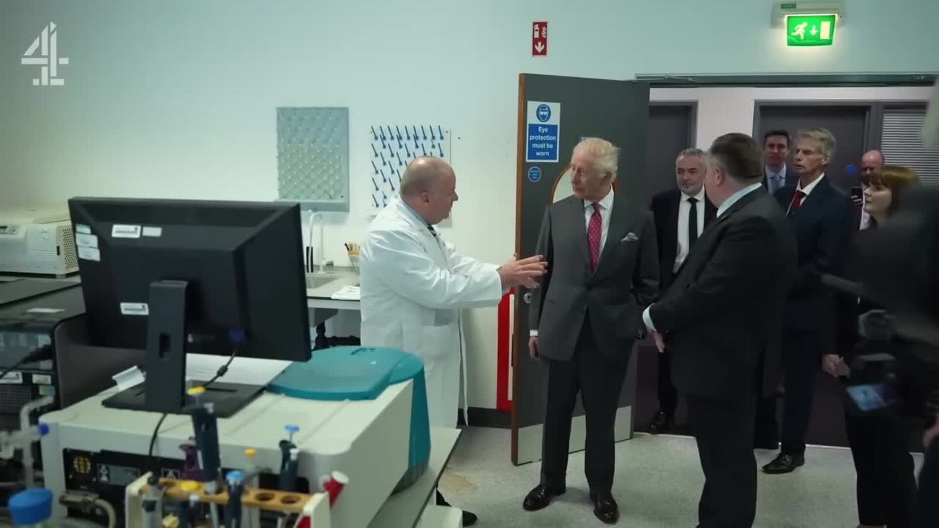 Carlos III anuncia que podrá reducir su tratamiento contra el cáncer el próximo año