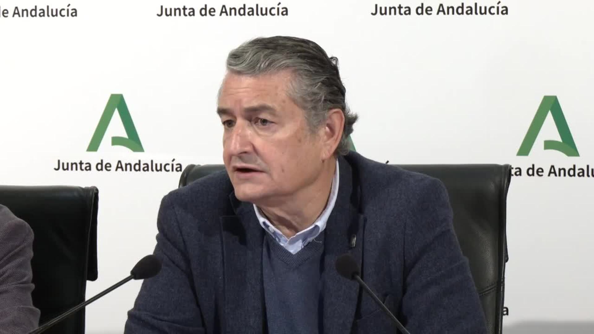 Junta de Andalucía y sindicatos firman un pacto para agilizar la bolsa del SAS