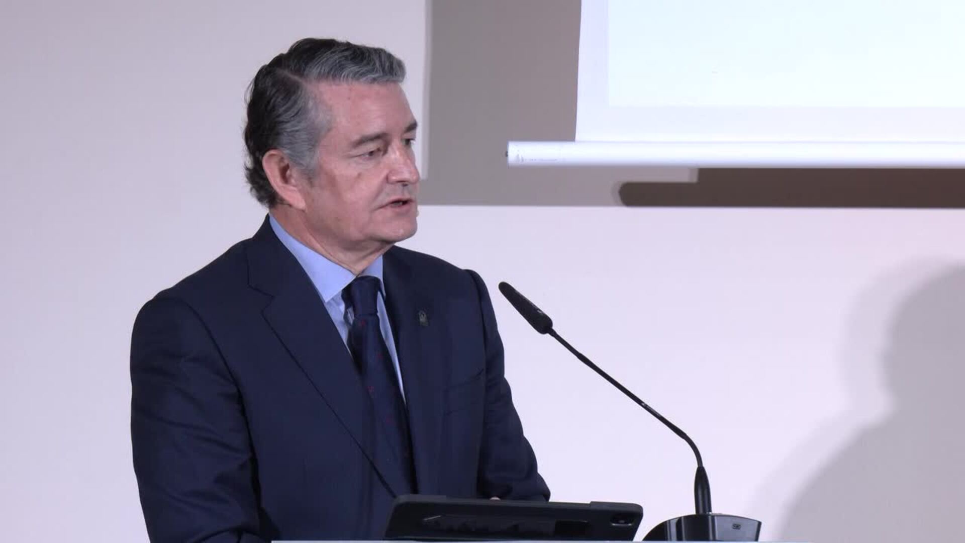 Antonio Sanz: "Desde que Montero es candidata, el PSOE ya no canta villancicos en Parlamento"