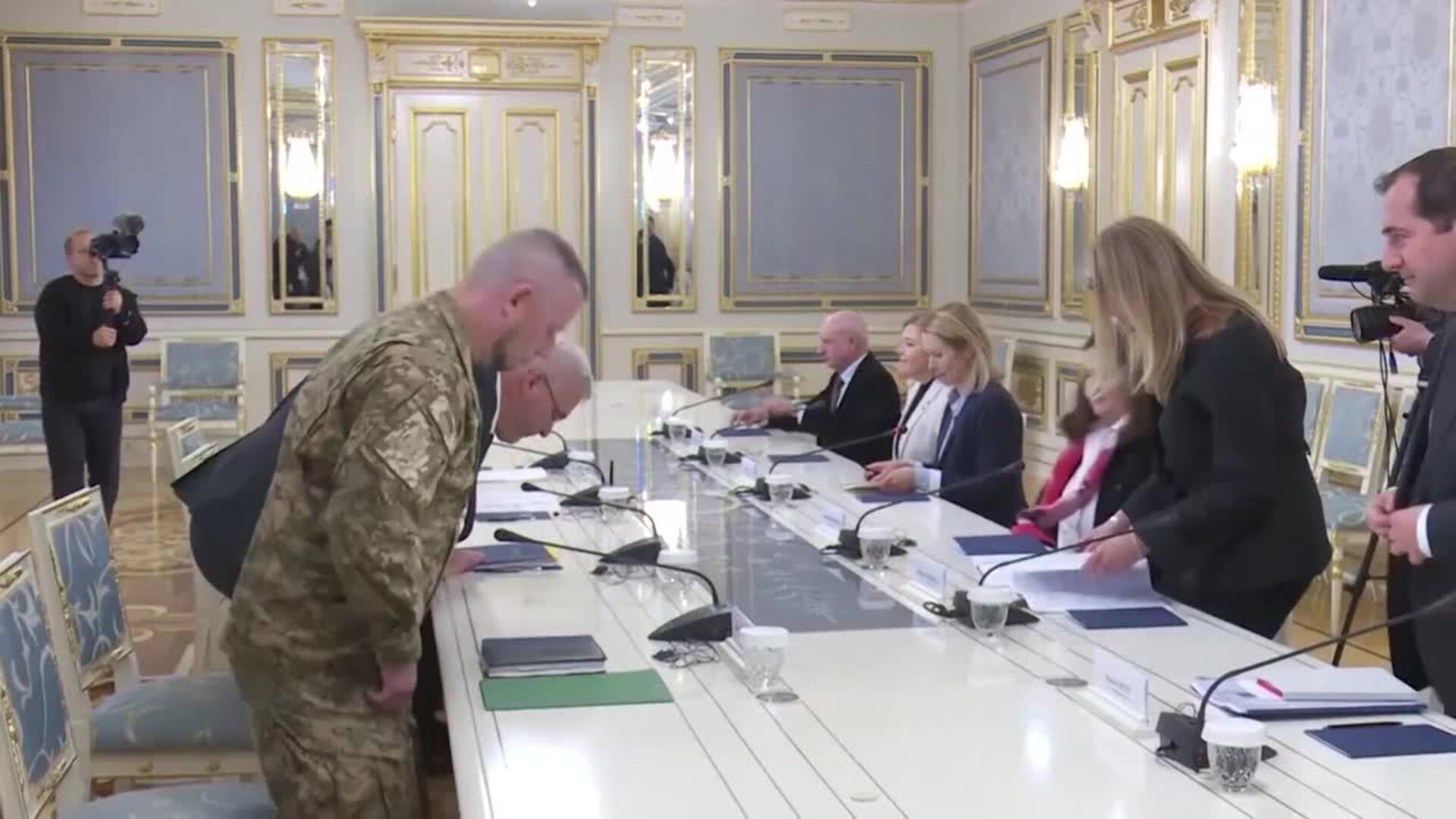 Putin advierte que el "atraco" de la UE a sus fondos trastocará el sistema financiero mundial