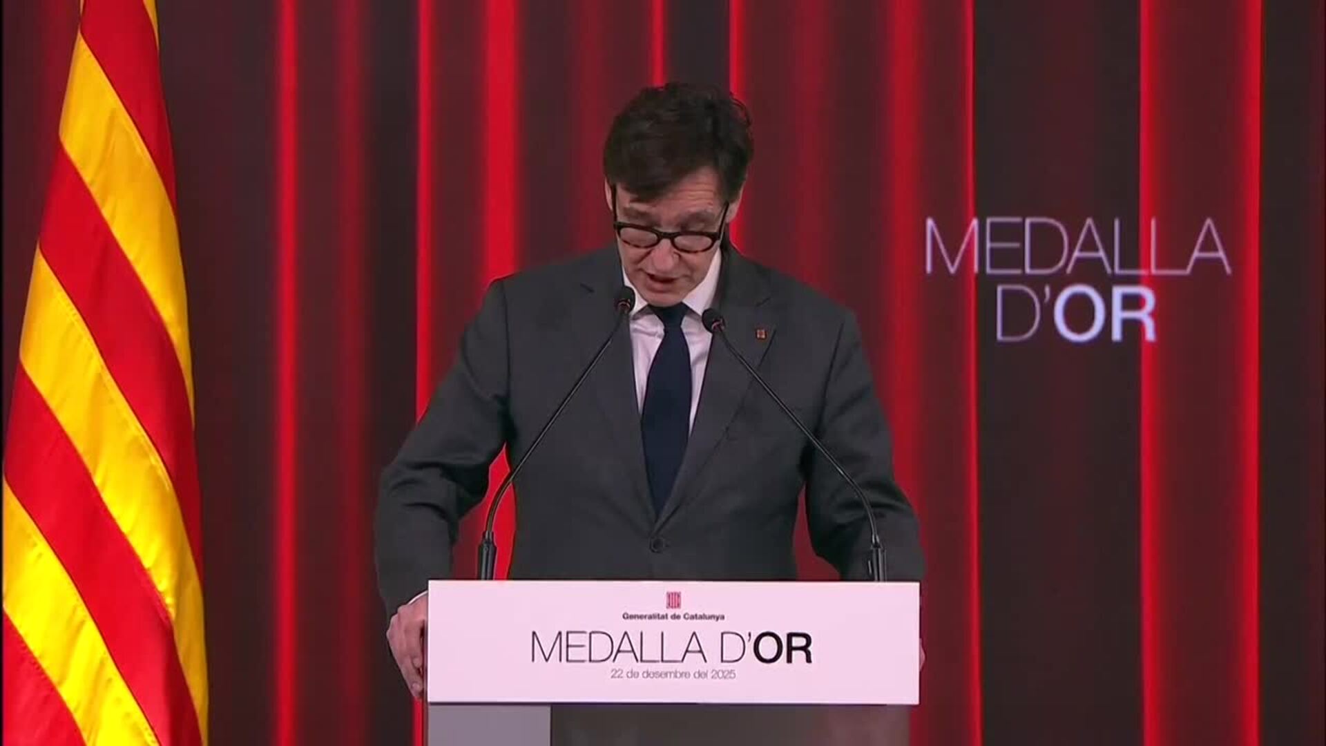 Illa expresa a los galardonados "el agradecimiento profundo de todo un país"