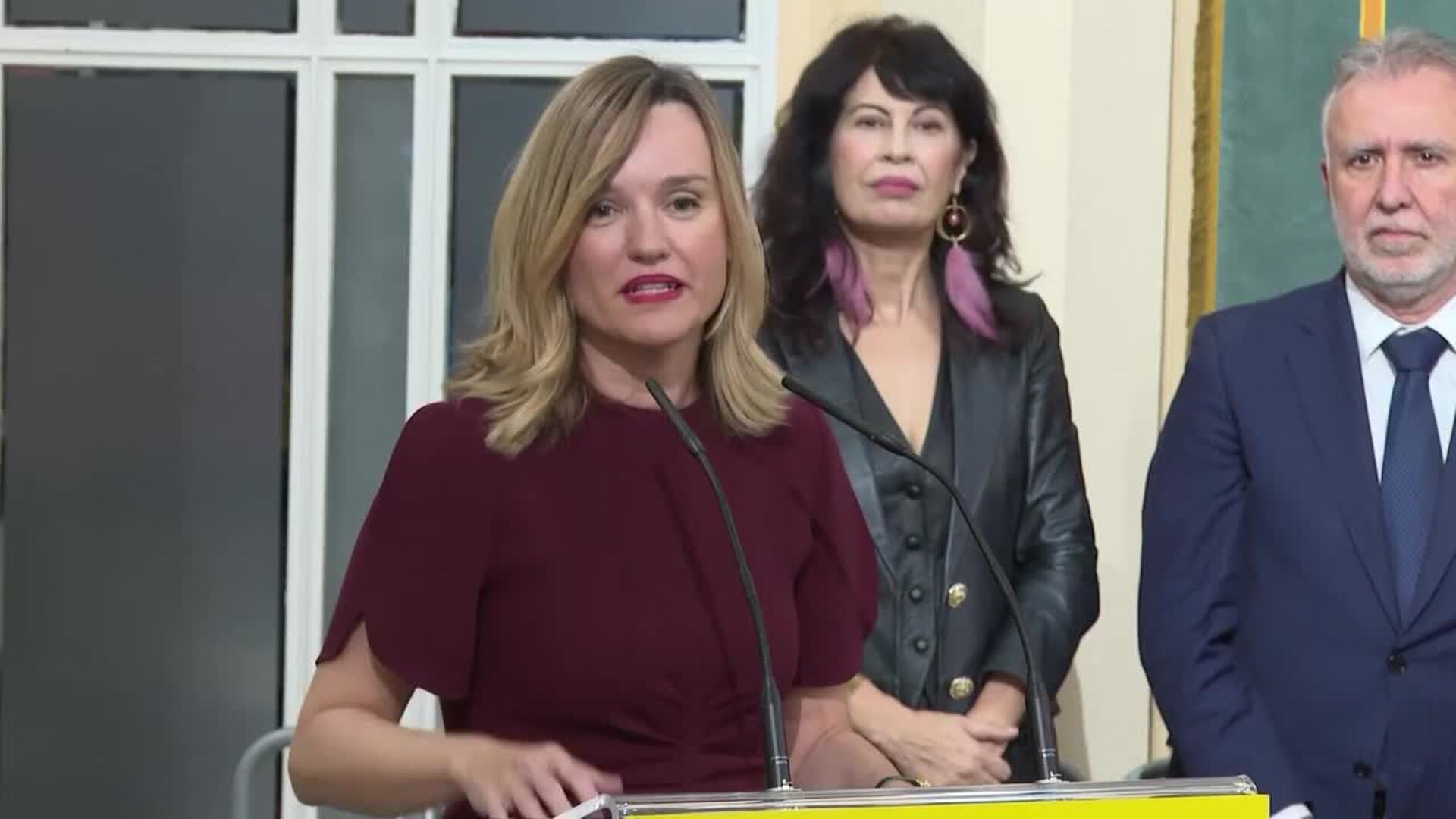 Milagros Tolón recoge la cartera de Educación y reconoce el trabajo de Alegría