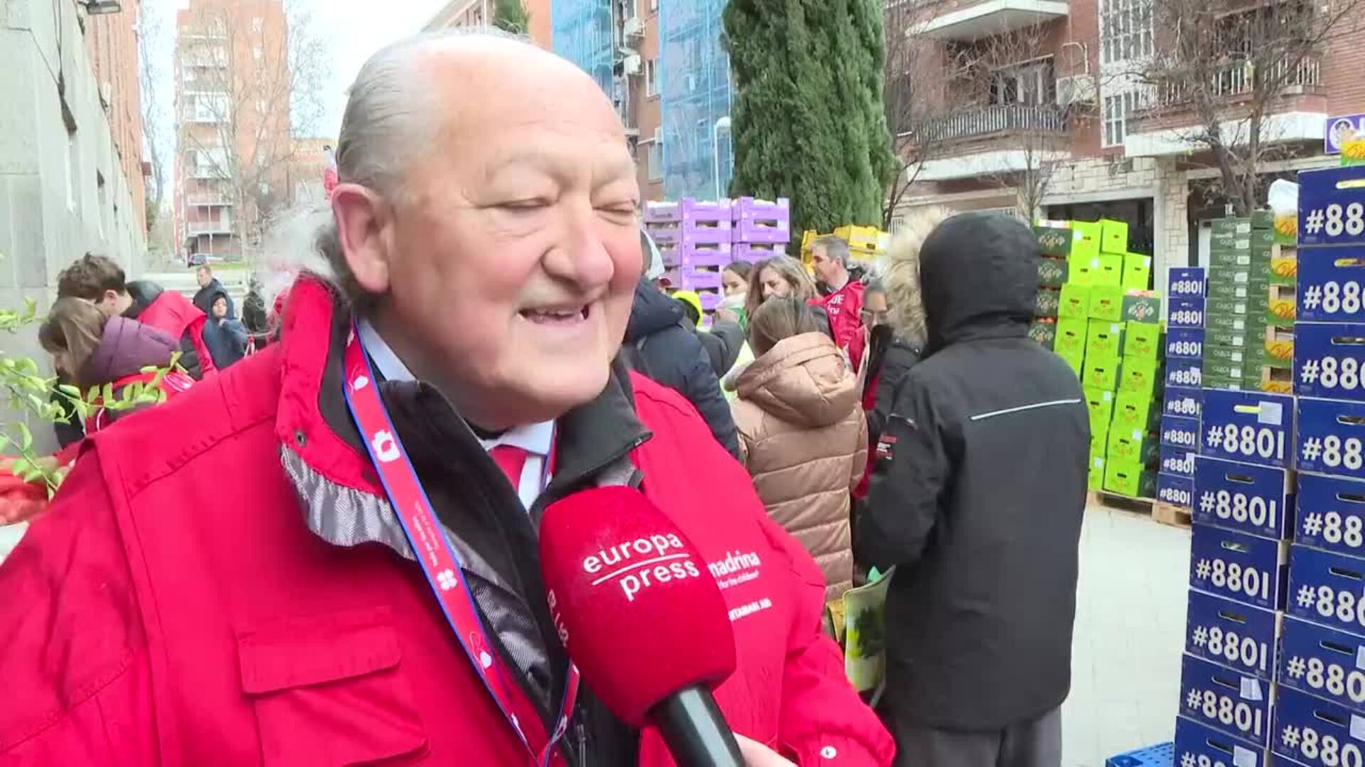 La Fundación Madrina reparte comida a "cerca de 400 familias" todos los días