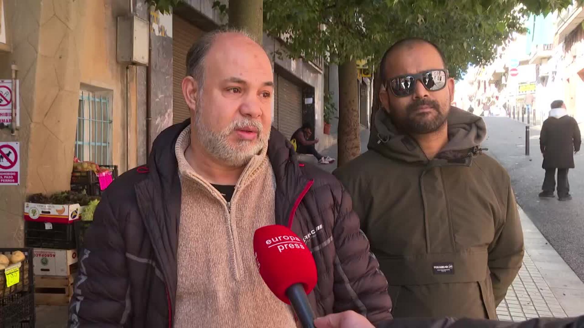 Vecinos desalojados de Santa Coloma por las inundaciones denuncian que "no han visto solución"