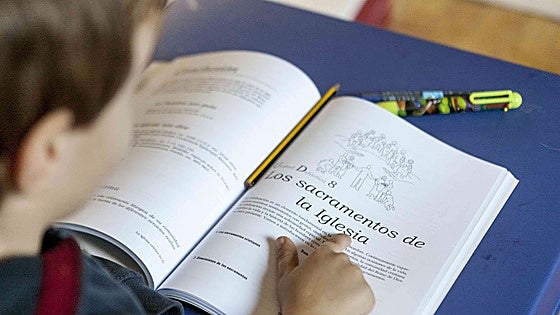 La Junta debe repetir el concurso de traslados docentes de 2023