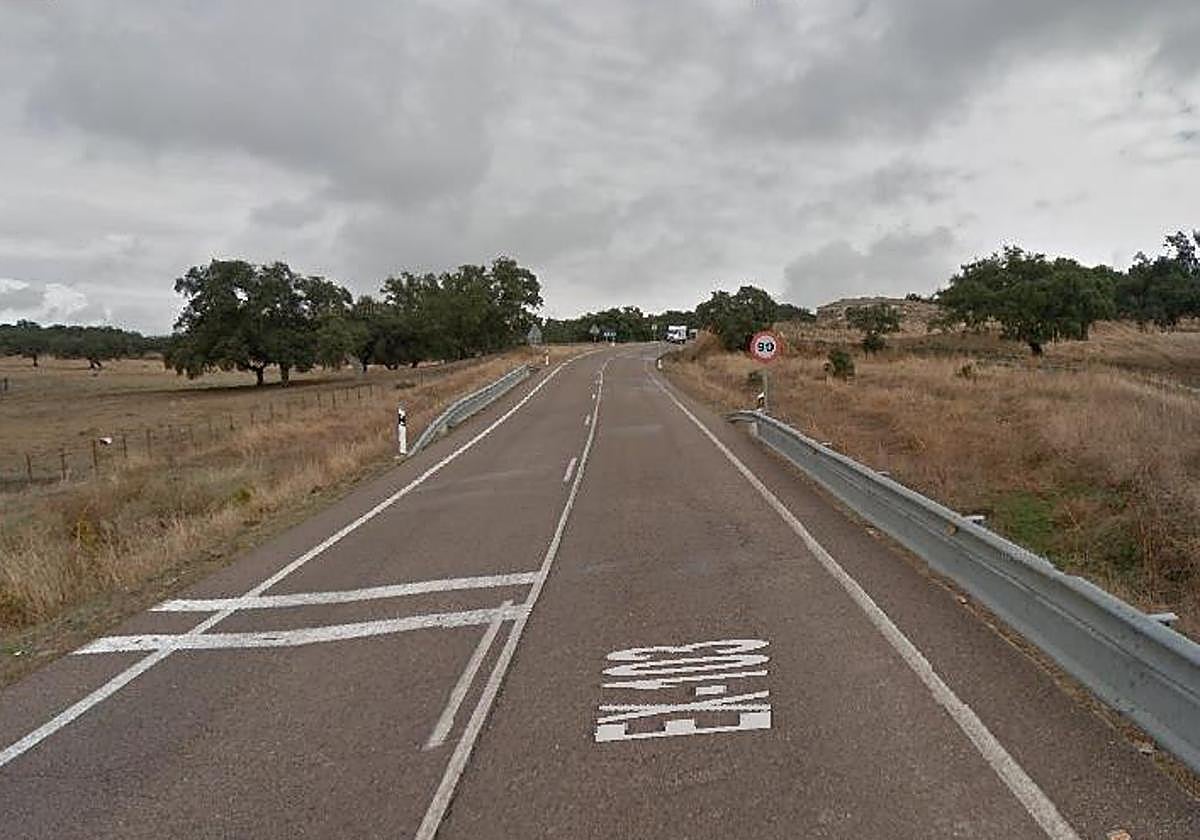 Muere un motociclista tras colisionar con una furgoneta en la provincia de Badajoz