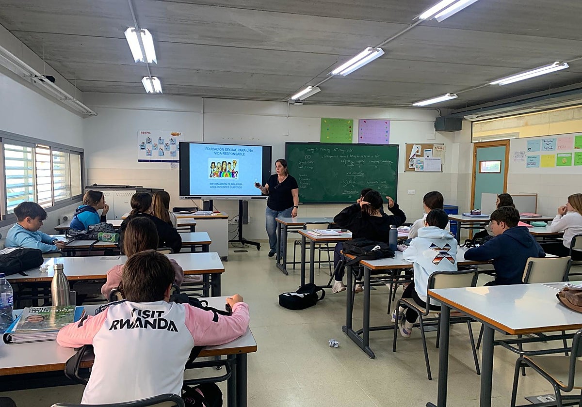 Educación busca docentes para cubrir más de 200 vacantes en 43 especialidades