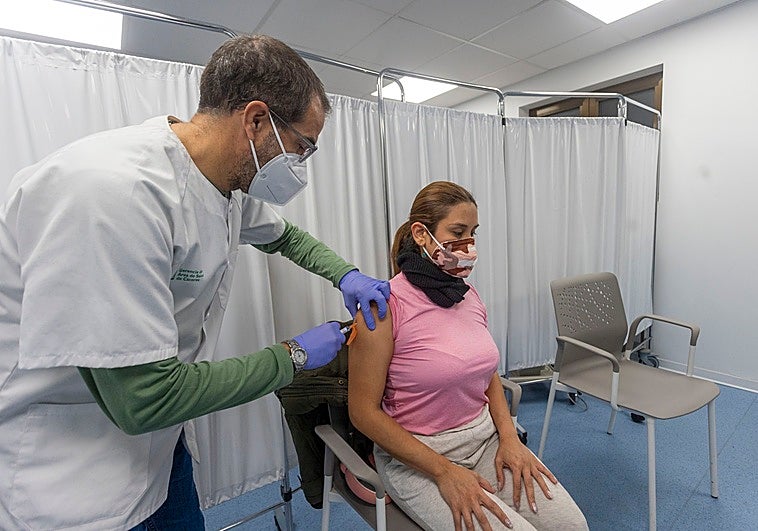 La ocupación de las UCI extremeñas por gripe desciende al 70,5%