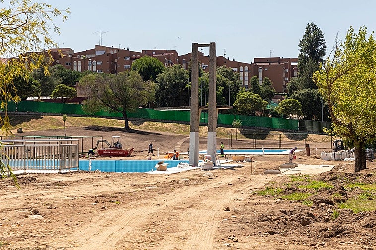 Plasencia negocia con la Diputación para no perder la subvención de la piscina