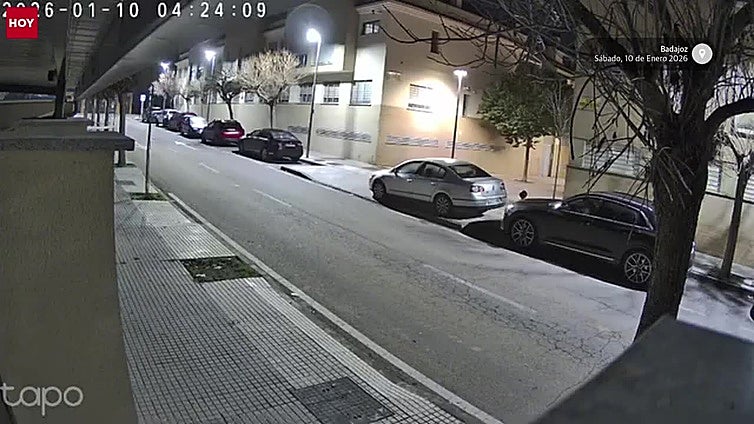 Tirotean de madrugada la fachada de un domicilio en Badajoz y una bala entra hasta el cuarto de baño