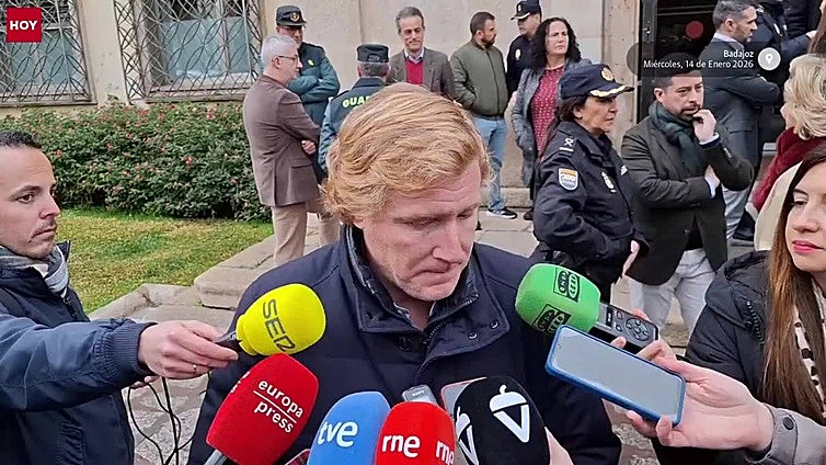 Minuto de silencio en Badajoz por el último crimen machista