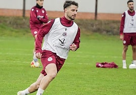 El fichaje Manu Ramírez volverá a ser titular en la zona de ataque.