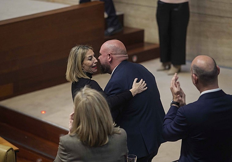 La constitución de la Asamblea de Extremadura pone en evidencia las discrepancias entre PP y Vox