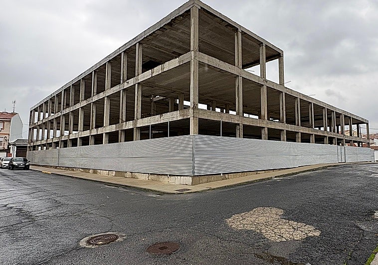 La residencia de Malpartida de Plasencia: parada hace dos años y sin fondos para retomarse