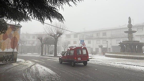 Fotos | La borrasca Ingrid deja paisajes nevados en Extremadura