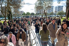 FOTOS | Candidatos en los exámenes del MIR y otras especialidades sanitarias en Badajoz