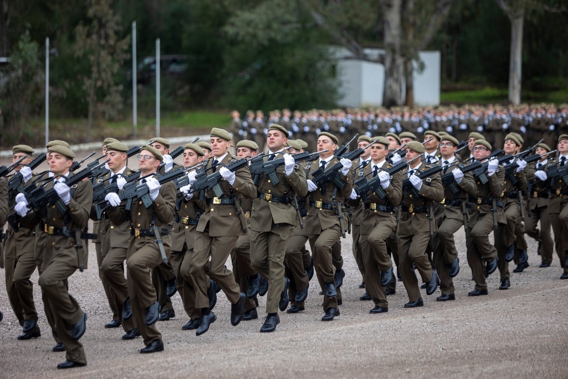 Fotos | El Rey preside la jura de bandera de 1.378 aspirantes a soldados en Cáceres