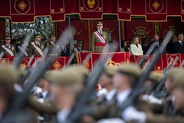 Fotos | El Rey preside la jura de bandera de 1.378 aspirantes a soldados en Cáceres (II)