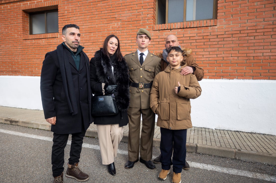 Fotos | El Rey preside la jura de bandera de 1.378 aspirantes a soldados en Cáceres