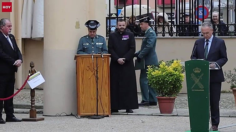 Despedida al general de la Guardia Civil en Badajoz