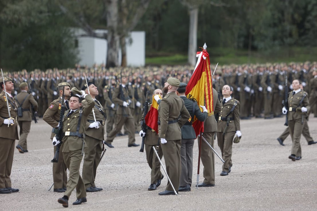 Fotos | El Rey preside la jura de bandera de 1.378 aspirantes a soldados en Cáceres