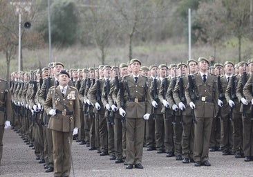 Fotos | El Rey preside la jura de bandera de 1.378 aspirantes a soldados en Cáceres