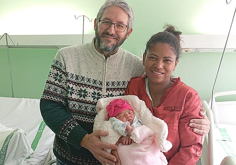 Kira Esperanza, el primer bebé nacido en Las Mestas en 16 años