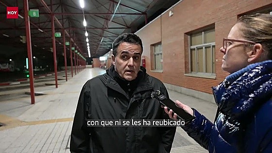 Sintechos en Badajoz: «La noche del temporal me metí entre dos autobuses a dormir»