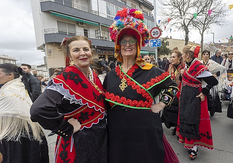 San Blas saca a los cacereños a la calle en el primer respiro del temporal