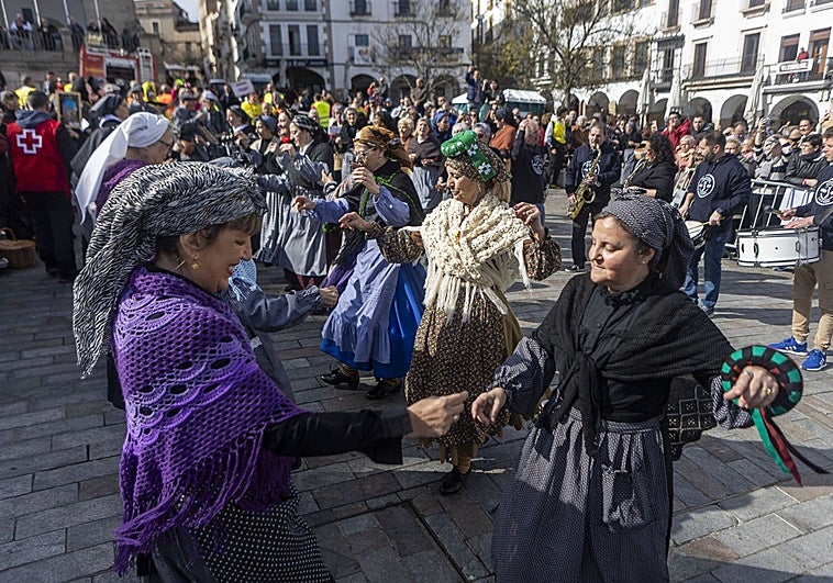 Unas 1.500 personas participarán en el desfile de Las Lavanderas de Cáceres