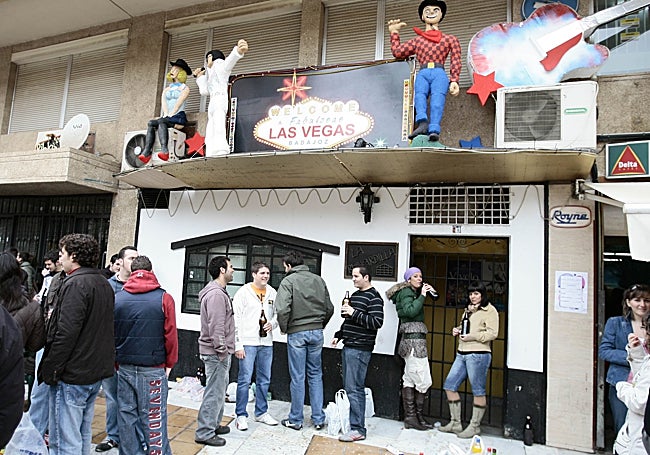 La Buhardilla, decorada para el Carnaval de Badajoz.