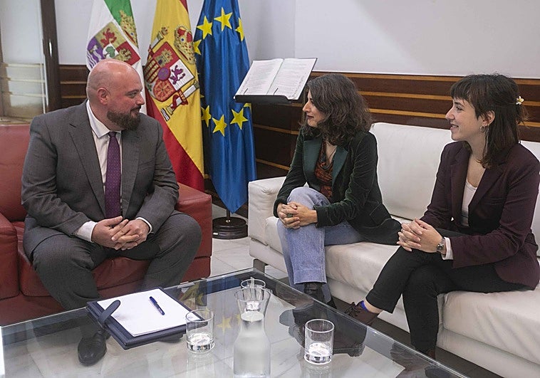 El presidente de la Asamblea de Extremadura afirma que el día 10 habrá candidato a la Junta