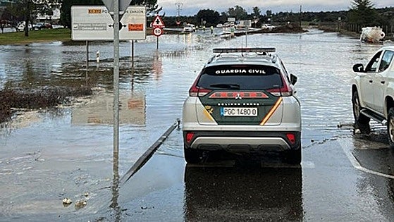 Ascienden a 40 las carreteras afectadas por el temporal en Extremadura: socavones, balsas de agua y desprendimientos