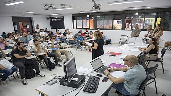La Junta garantiza que habrá oposiciones de Educación en 2026 con los plazos habituales