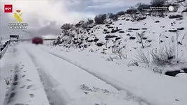 Rescatadas tres personas, una de ellas menor, atrapadas en un coche en el Puerto de Honduras