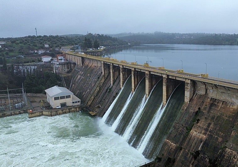 El paso de cuatro borrascas deja 2.031 hectómetros cúbicos en los embalses extremeños del Guadiana