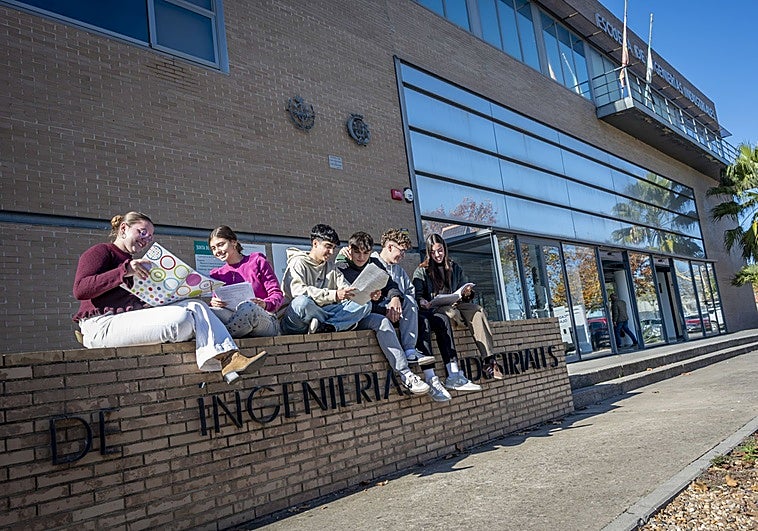 La UEx pierde 700 alumnos de ingeniería en una década pese a llevar tres cursos al alza