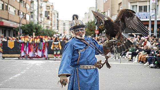 La Guardia Civil explica que hizo una inspección de protección animal al águila tras una denuncia y al finalizar el desfile