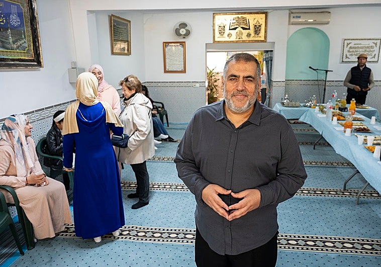 Adel Najjar: «Más que la preocupación por el burka, está creciendo la islamofobia»