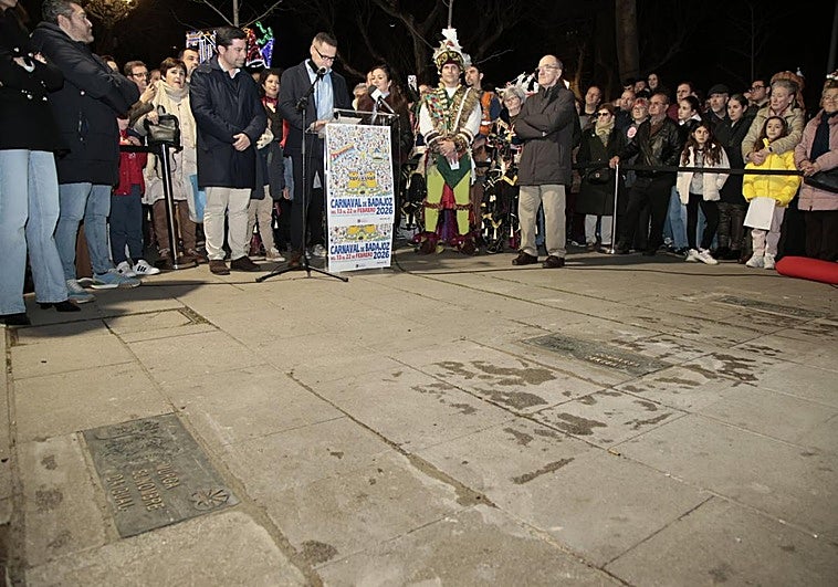 Nuevas placas en el Paseo del Carnaval de Badajoz