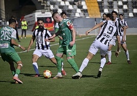 El duelo entre el CD Badajoz y el Moralo, en imágenes