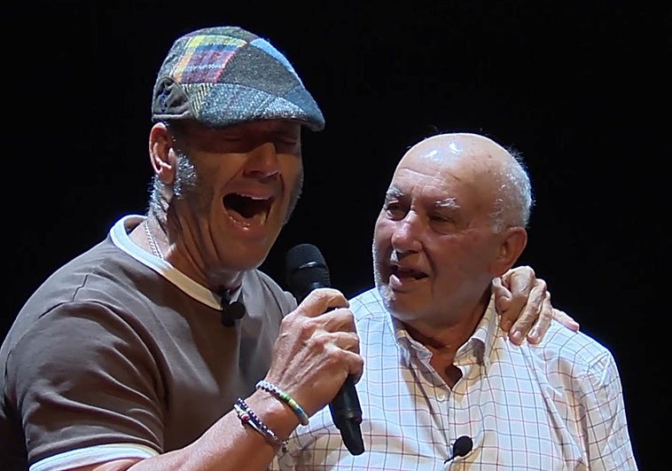 La emotiva sorpresa de Paco Candela a un abuelo de Monesterio