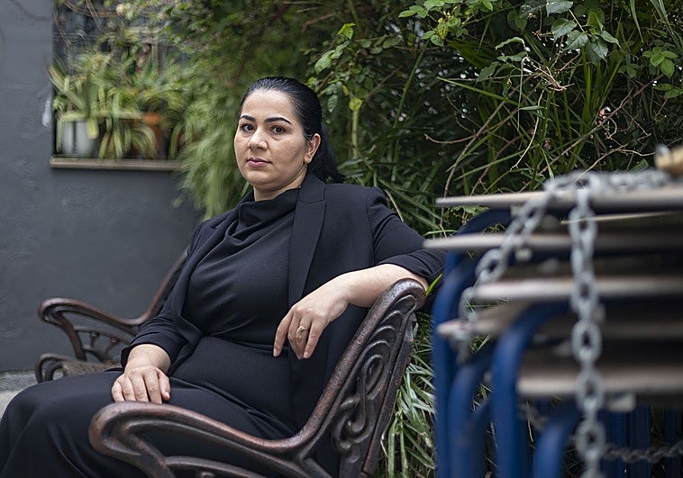 Kadhija Amin en Cáceres: «Estados Unidos abandonó a Afganistán y hará lo mismo con Irán»