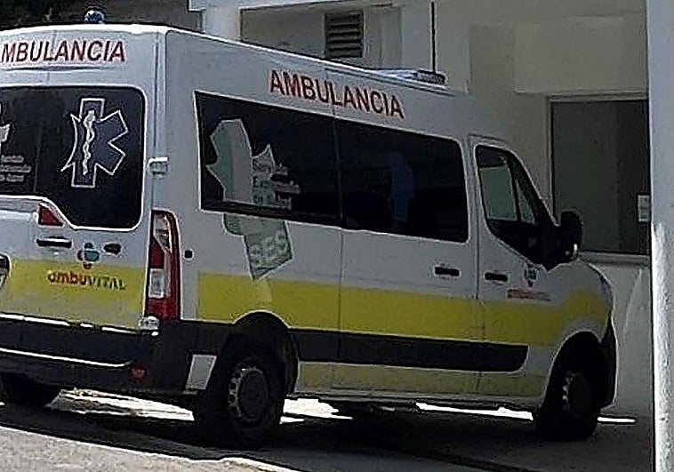 Herido un hombre de 41 años en un choque entre un coche y una moto en Segura de León